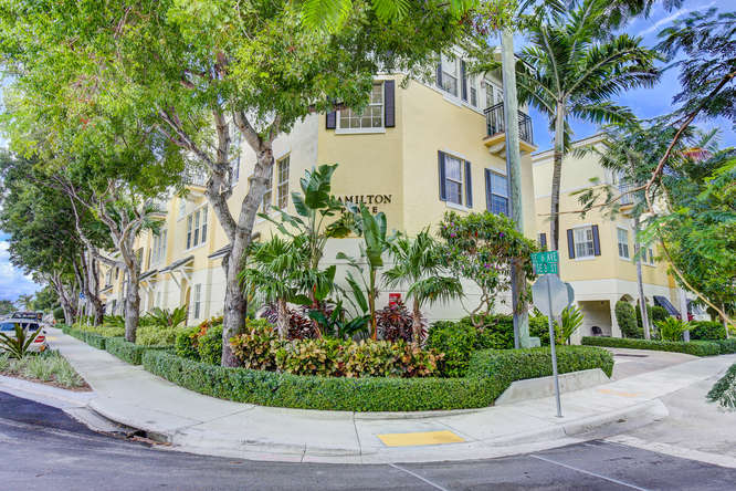Hamilton Place Townhome For Sale in Delray Beach Florida