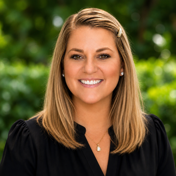 Portrait of Megan Lake, Real Estate Advisor.
