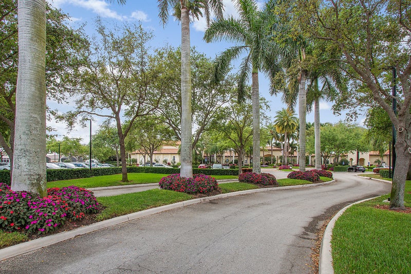 Valencia Falls Homes for Sale