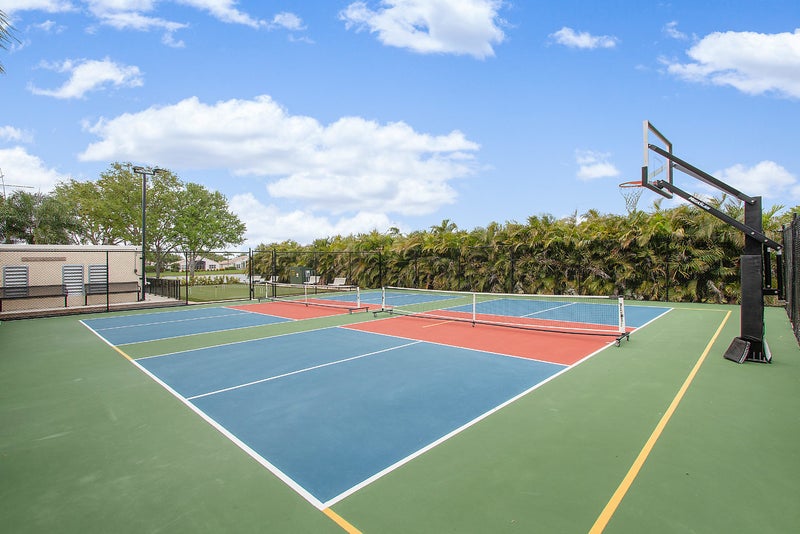 Valencia Falls Tennis Courts