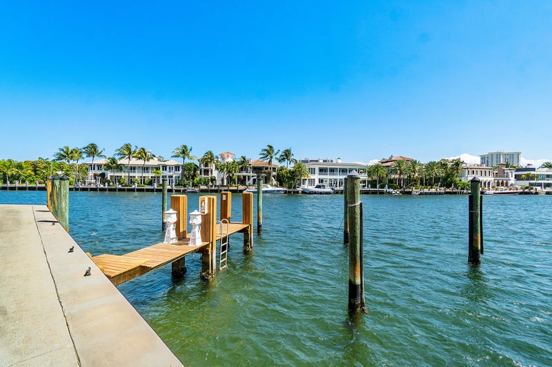 Mizner Court condos boat docks
