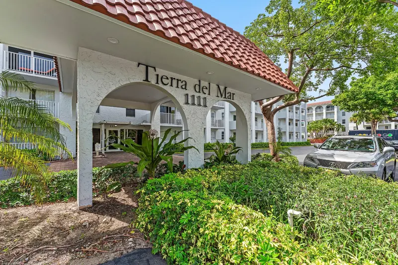 Tierra Del Mar Condos entrance at 1111 South Ocean Boulevard in Boca Raton, Florida