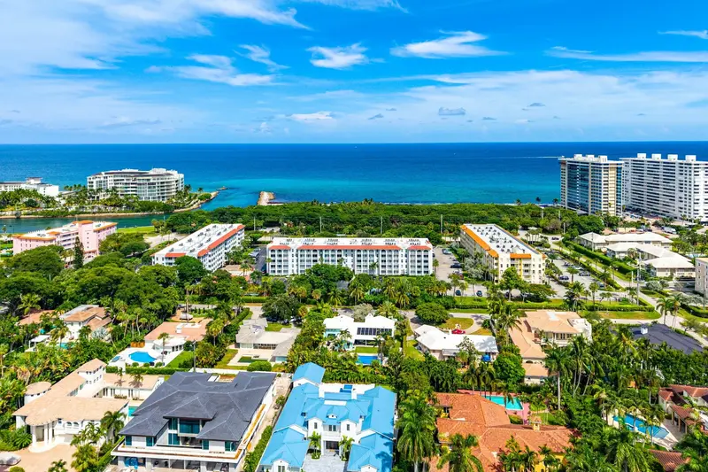 Aerial view showing the location of Tierra Del Mar Condos near the beach and Boca Raton Inlet