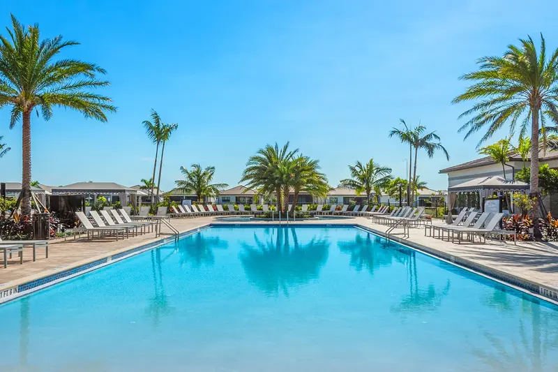 Valencia Del Mar homes in Boynton Beach FL - pool